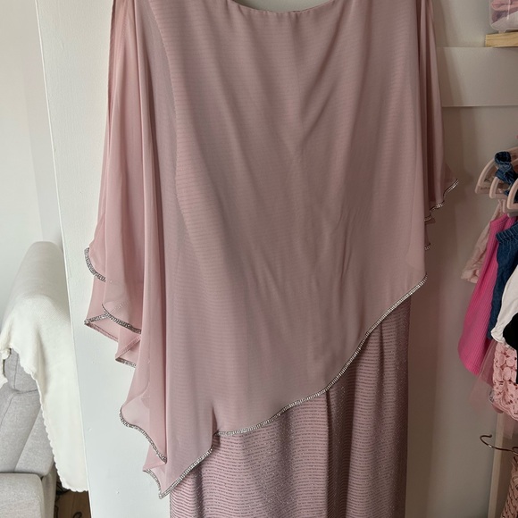 Plus Size Frank Lyman Chiffon Drape Dress, style 17925 blush - Picture 4 of 4